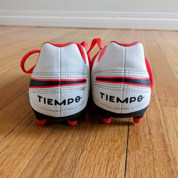 Nike Junior Tiempo Legend 8 Club MG Kids Soccer Cleats, Bright Red/Pink Sz 11C - Picture 3 of 5